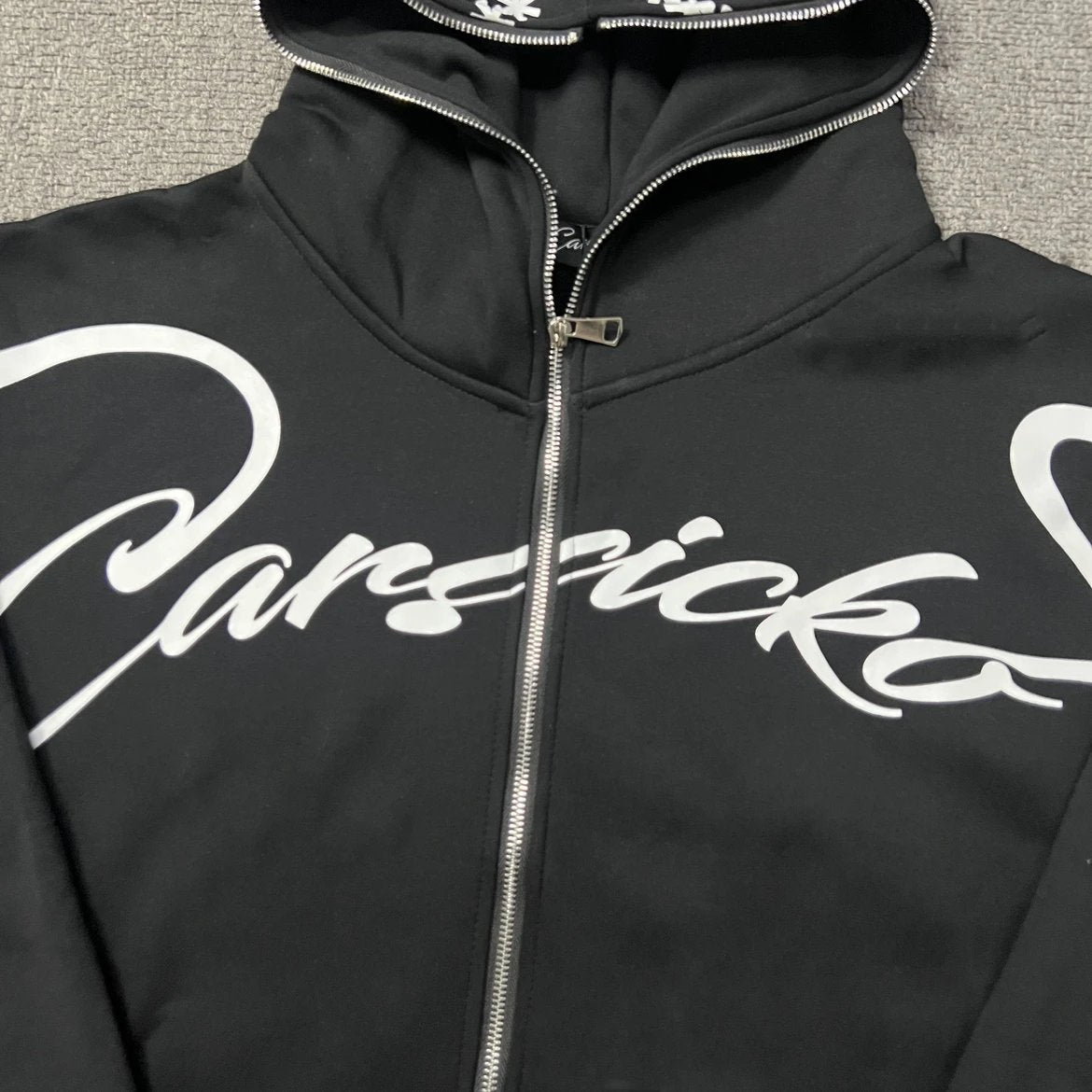 CARSICKO LOVE SPREAD ZIP UP HOODIE