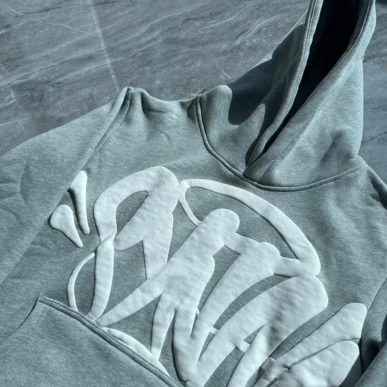 Syna WRLD cropped - HOODIE